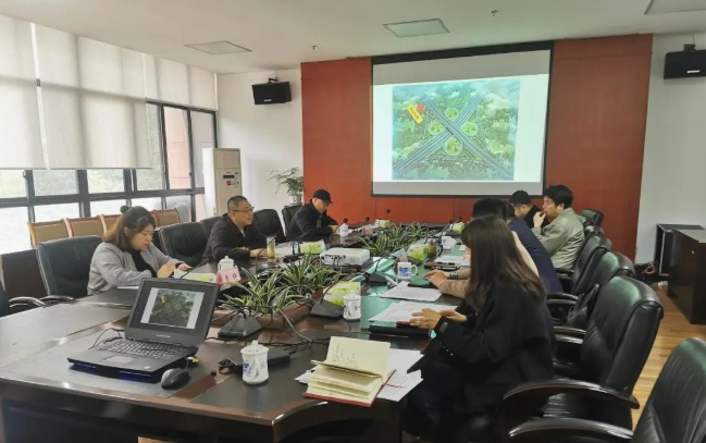 座談會(huì)現(xiàn)場(chǎng) 座談會(huì)現(xiàn)場(chǎng)