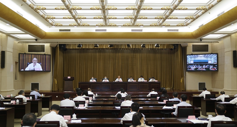 黃強(qiáng)在省安委會(huì)2022年第四次全體成員暨全省安全生產(chǎn)電視電話會(huì)議上強(qiáng)調(diào)
更加主動(dòng)有為做好“兩個(gè)統(tǒng)籌”
奮力沖刺全年目標(biāo)任務(wù)確保社會(huì)大局穩(wěn)定「相關(guān)圖片」